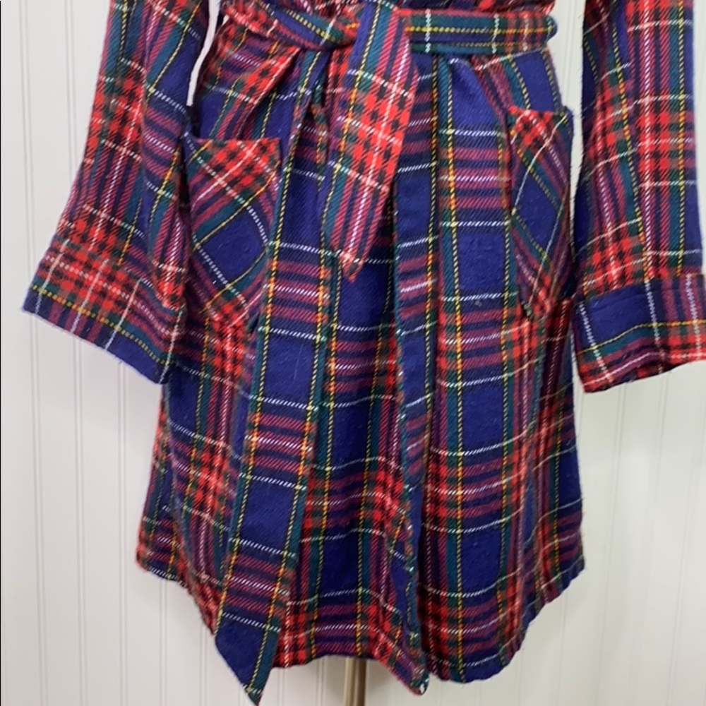 VINTAGE: Plaid Flannel Robe - Picture 2 of 10